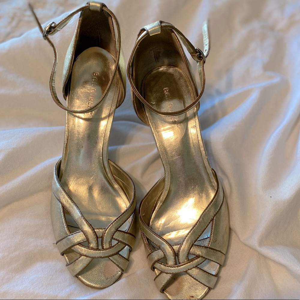 BCBGGirls Golden Heels are Fabulous 🤩